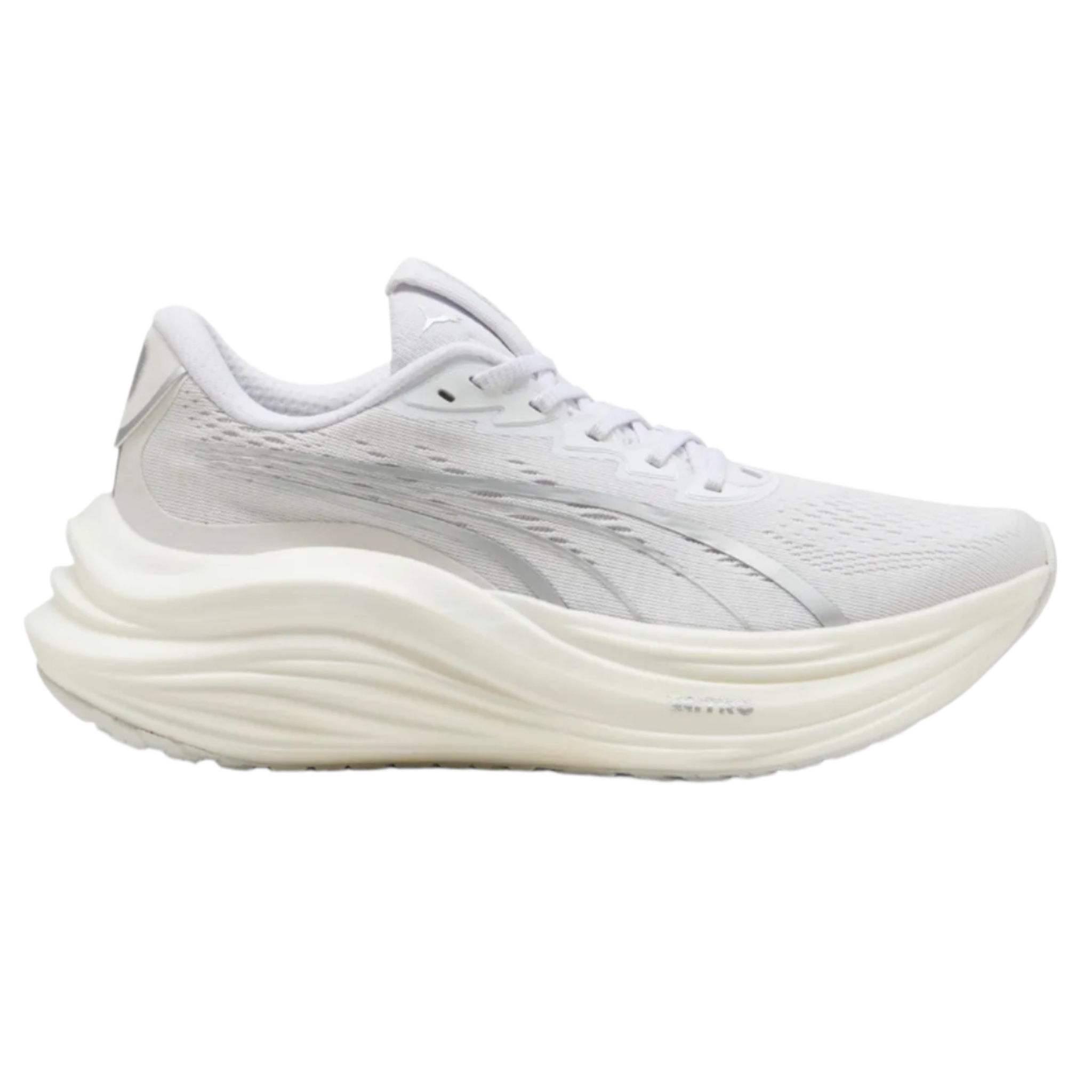 womensmagmaxnitropumawhite